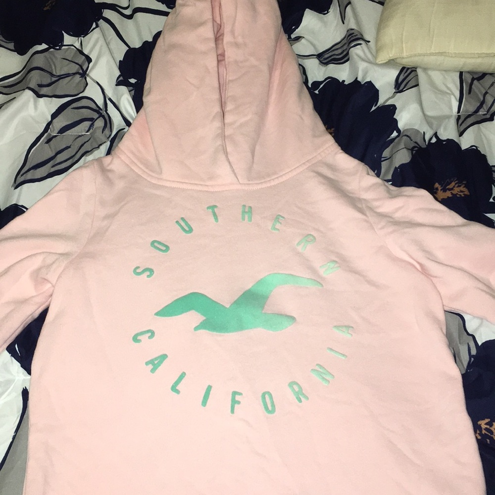 I’m selling a hollister sweater